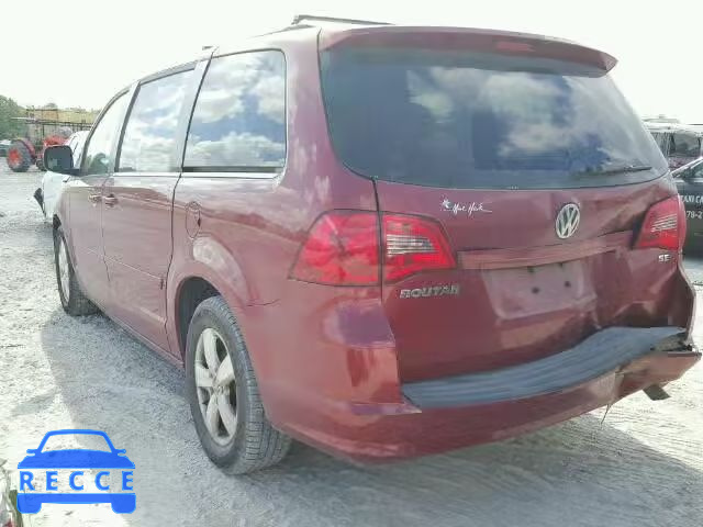 2011 VOLKSWAGEN ROUTAN 2V4RW3DG6BR634118 image 2