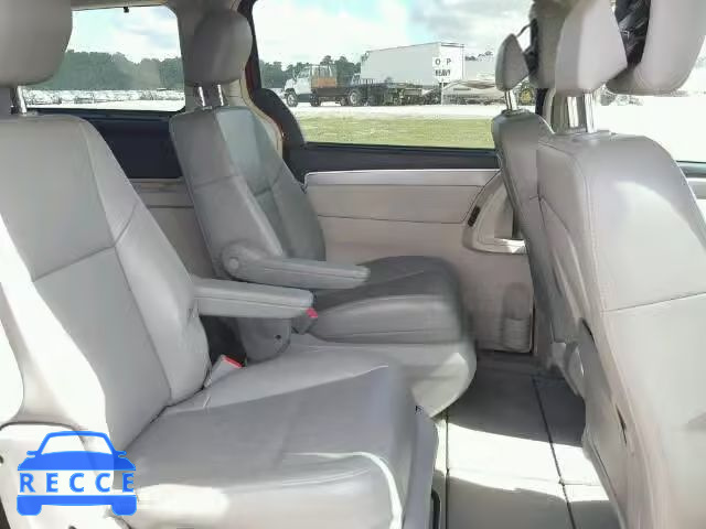 2011 VOLKSWAGEN ROUTAN 2V4RW3DG6BR634118 image 5