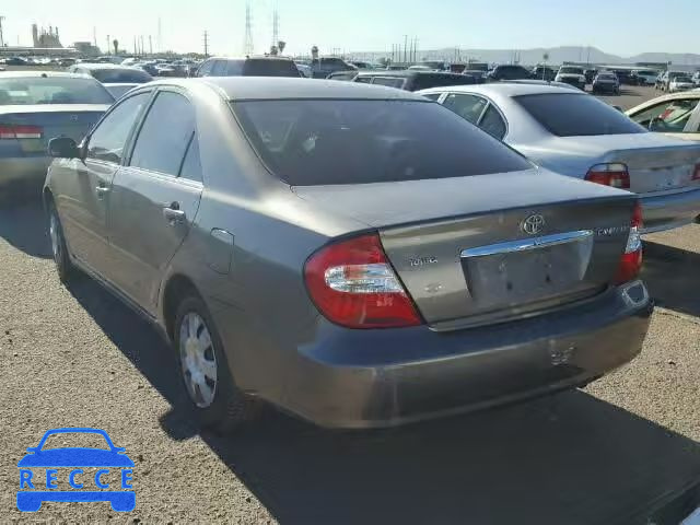 2002 TOYOTA CAMRY JTDBE32K520030818 image 2