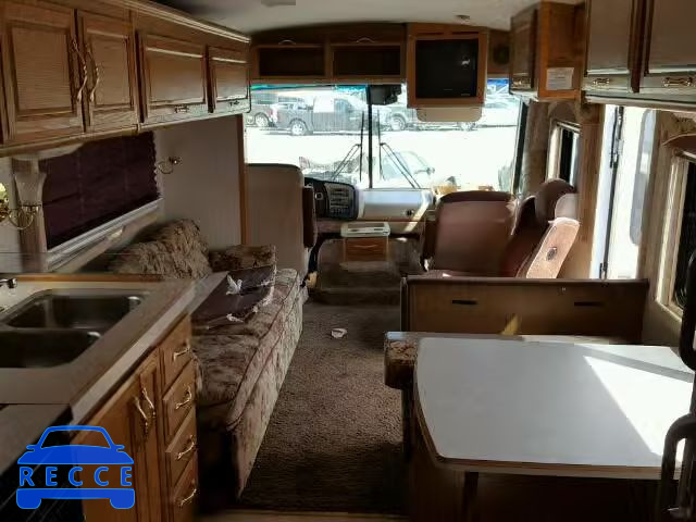 1999 FORD RV 3FCNF53S3XJA06396 image 4
