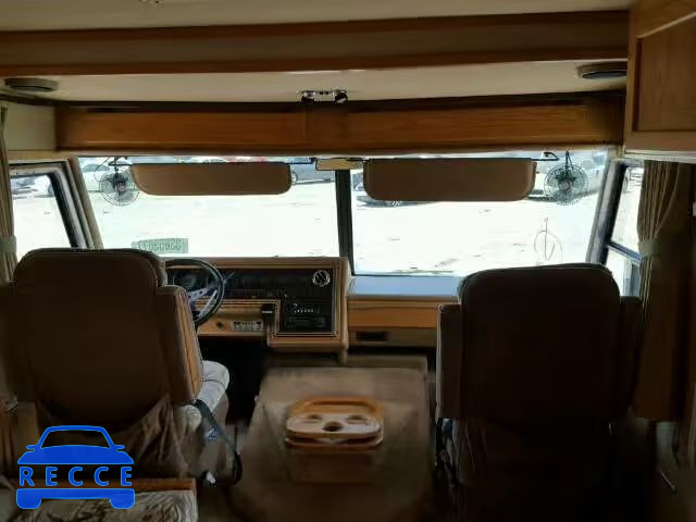 1984 CHEVROLET P30 1GBKP37W0E3329744 image 4