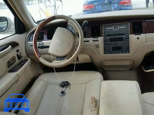 2008 LINCOLN TOWN CAR 2LNHM82V48X646374 зображення 8