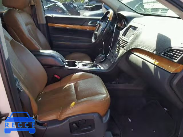 2012 LINCOLN MKT 2LMHJ5AT2CBL52330 image 4