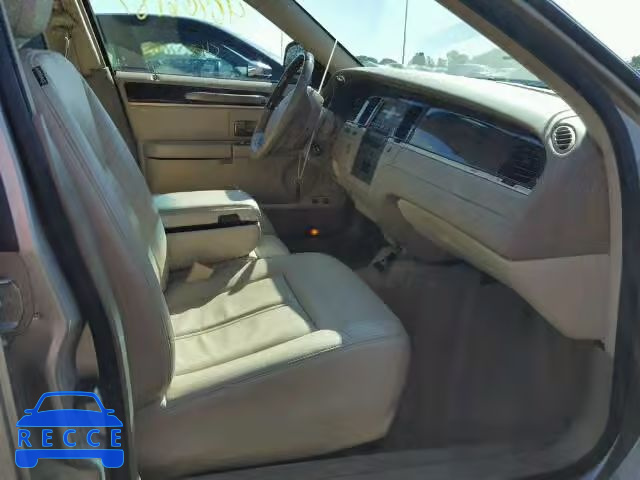 2008 LINCOLN TOWN CAR 2LNHM82VX8X645536 зображення 4