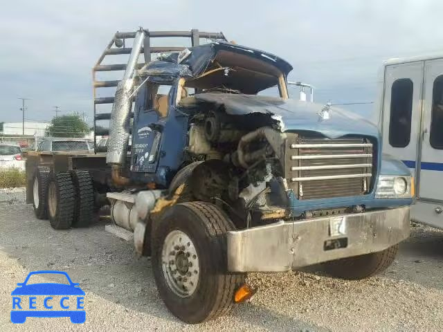 2003 MACK 700 1M2AG11C73M004196 image 0
