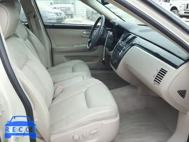 2011 CADILLAC DTS 1G6KA5E67BU120957 image 4