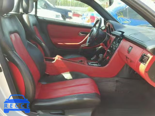 1999 MERCEDES-BENZ SLK WDBKK47F1XF139838 image 4