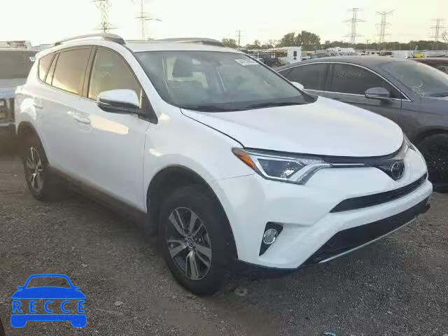 2017 TOYOTA RAV4 JTMRFREV3HJ130083 Bild 0