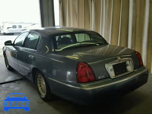 1999 LINCOLN TOWN CAR 1LNHM81W3XY660999 зображення 2