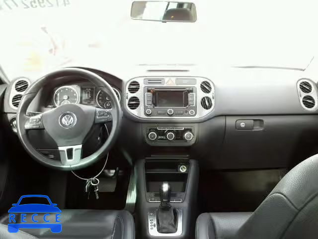 2011 VOLKSWAGEN TIGUAN WVGBV7AX9BW565941 image 8