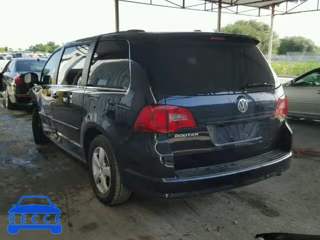 2011 VOLKSWAGEN ROUTAN 2V4RW3DG1BR625956 зображення 2