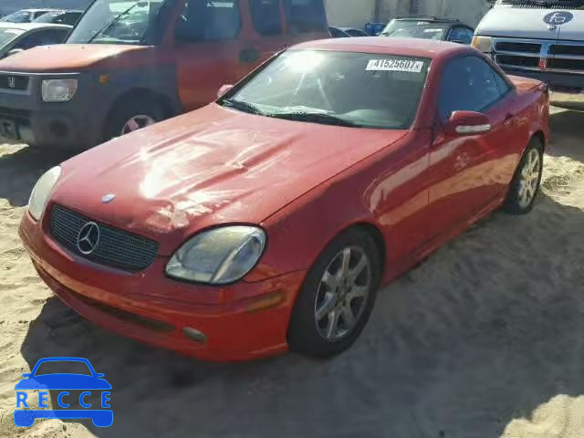 2002 MERCEDES-BENZ SLK WDBKK49F82F239943 image 1