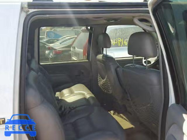 1996 CHEVROLET SUBURBAN 1GNEC16R8TJ398315 Bild 5