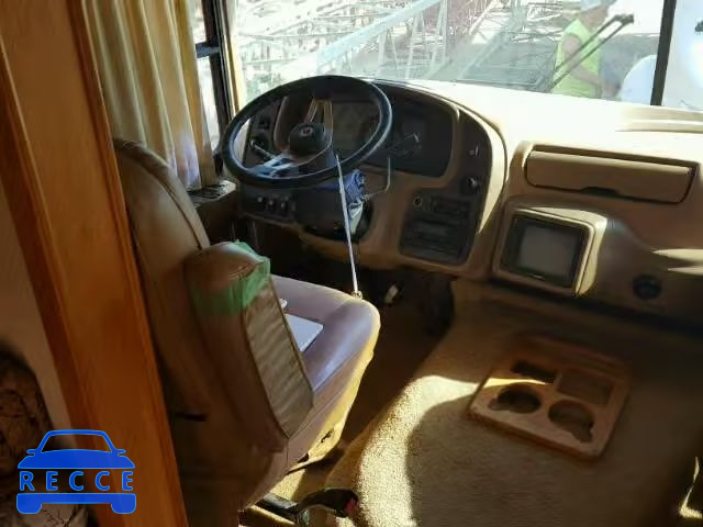 2004 WORKHORSE CUSTOM CHASSIS MOTORHOME 5B4MP67G843382811 зображення 4