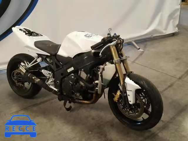 2004 SUZUKI GSX-R750 JS1GR7JA642105232 image 0