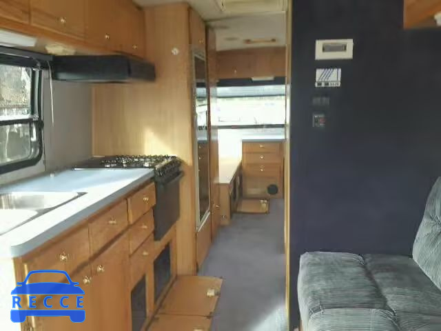 1995 CHEVROLET P30 1GBJP32K3R3328349 image 5