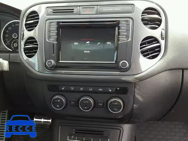 2017 VOLKSWAGEN TIGUAN WVGNV7AXXHK030551 image 9