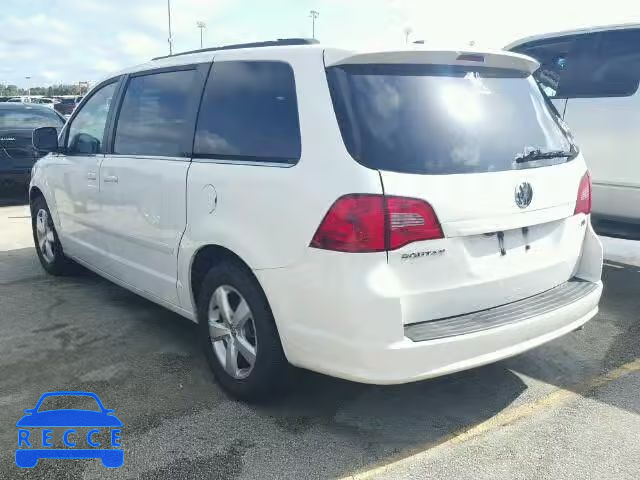 2011 VOLKSWAGEN ROUTAN 2V4RW3DG0BR691785 Bild 2