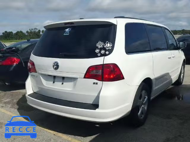 2011 VOLKSWAGEN ROUTAN 2V4RW3DG0BR691785 image 3