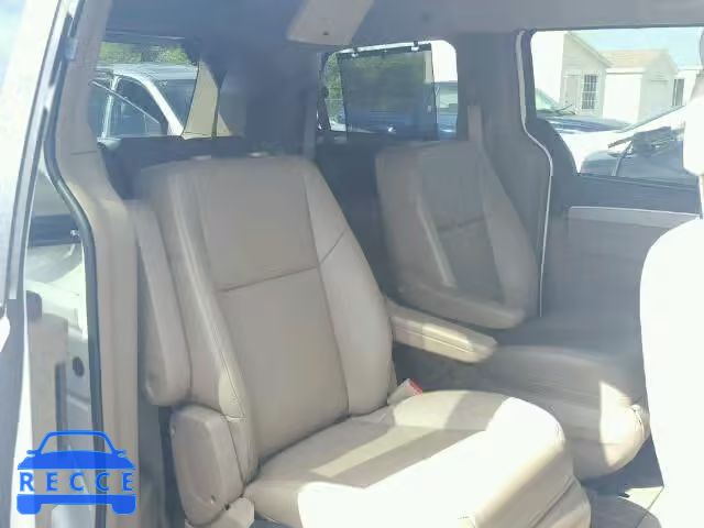 2011 VOLKSWAGEN ROUTAN 2V4RW3DG0BR691785 зображення 5