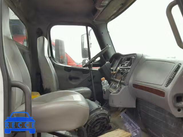 2005 FREIGHTLINER M2 1FVACXCS95HN87345 image 4