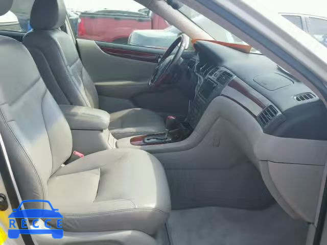 2002 LEXUS ES300 JTHBF30G420063996 image 4