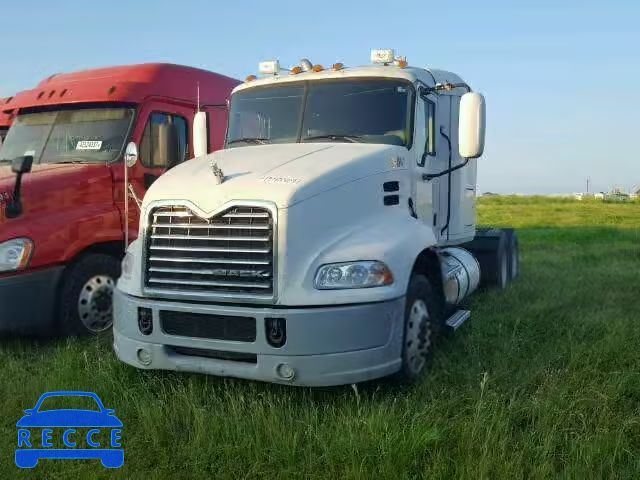 2010 MACK 600 1M1AW02YXAN009668 Bild 1