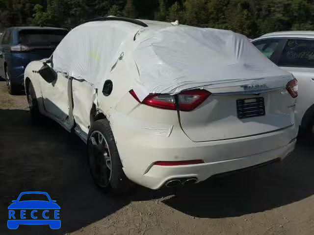 2017 MASERATI LEVANTE ZN661XUS7HX237677 Bild 2