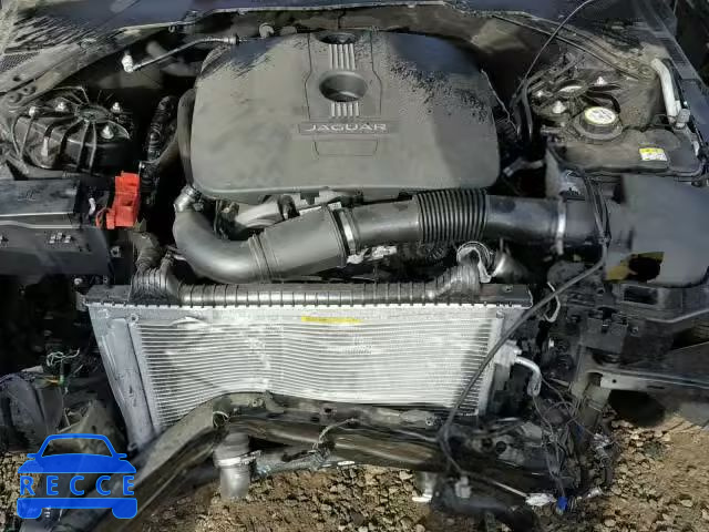 2017 JAGUAR XE SAJAR4BG3HA964871 Bild 6