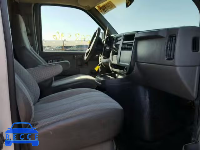 2003 GMC SAVANA 1GTFG25XX31108101 image 4