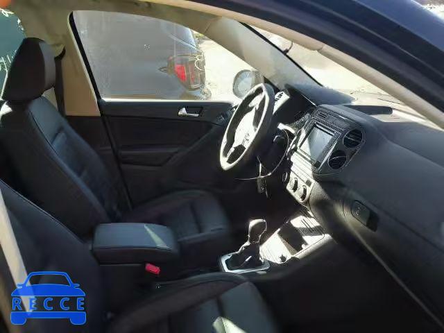 2017 VOLKSWAGEN TIGUAN WVGSV7AX9HW509524 image 4
