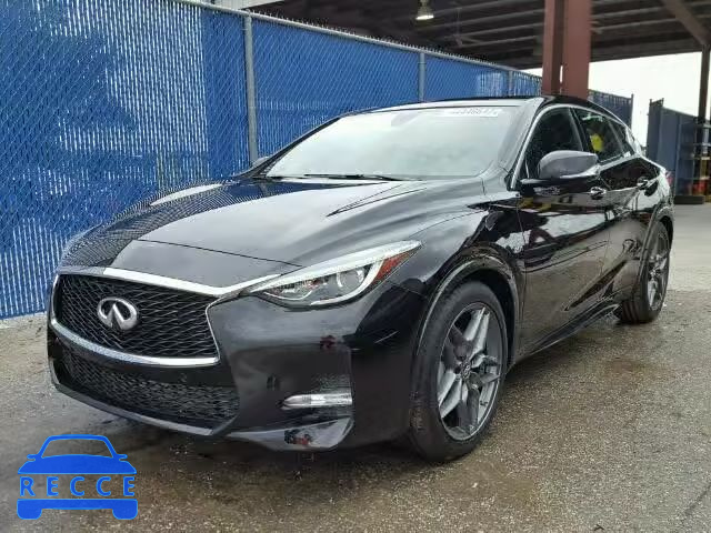 2018 INFINITI QX30 SJKCH5CP2JA040472 image 1
