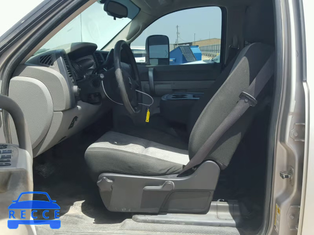 2009 GMC SIERRA C25 1GTHC43699F125851 image 4