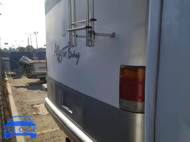 2001 FORD MOTORHOME 1FCNF53S910A02636 image 3