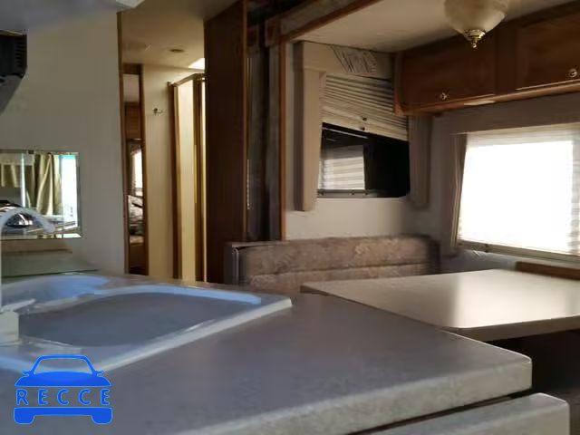 2001 FORD MOTORHOME 1FCNF53S910A02636 image 5