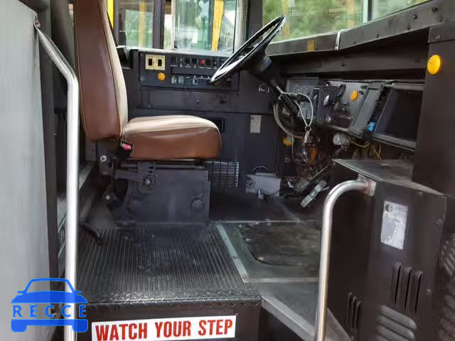1995 INTERNATIONAL 3000 3800 1HVBBABL2SH675170 image 4