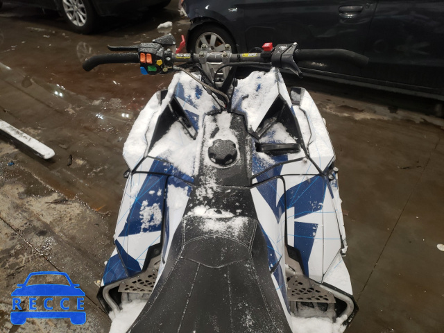 2018 POLARIS SWITCHBACK SN1EEC8P8JC176348 image 8