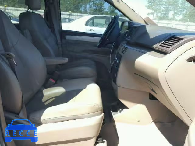 2011 VOLKSWAGEN ROUTAN 2V4RW3DG0BR785732 зображення 4