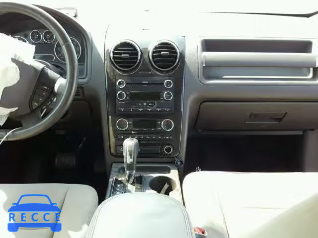 2009 FORD TAURUS X 1FMDK02W69GA04048 image 8