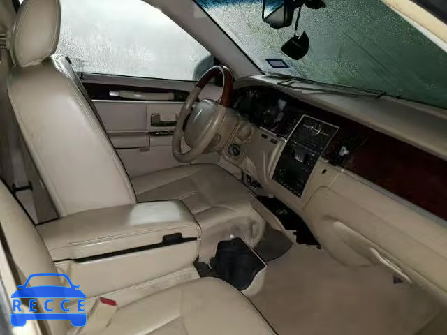 2008 LINCOLN TOWN CAR 2LNHM82V18X663696 зображення 4