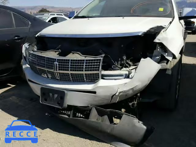 2009 LINCOLN MKX 2LMDU68C29BJ09692 image 8