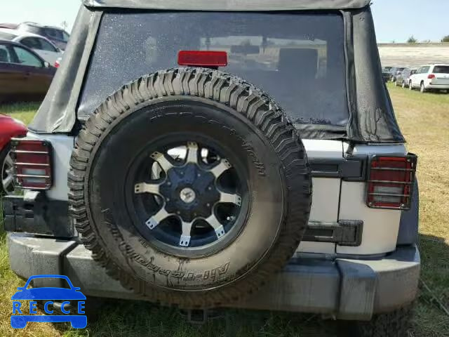 2009 JEEP WRANGLER 1J4FA24119L703859 image 8