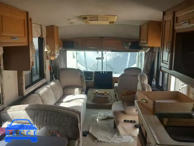 1995 CHEVROLET P30 1GBLP37NXS3305149 image 4