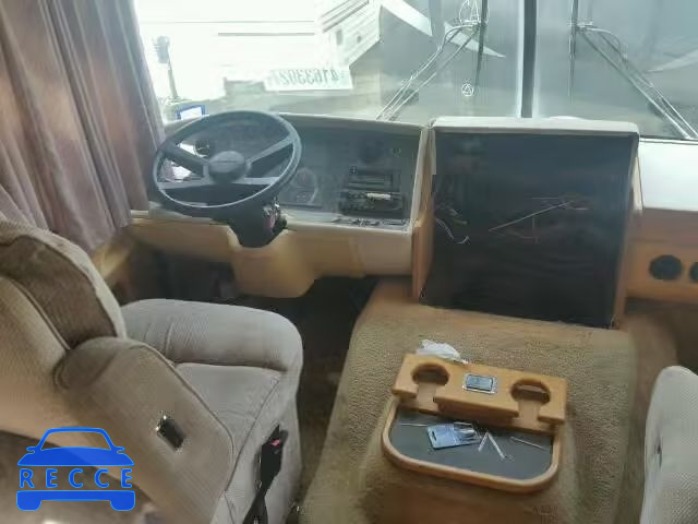 1995 CHEVROLET P30 1GBLP37NXS3305149 image 8