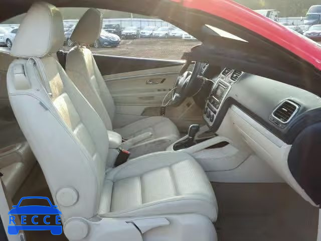 2015 VOLKSWAGEN EOS WVWBW8AH5FV002557 image 4