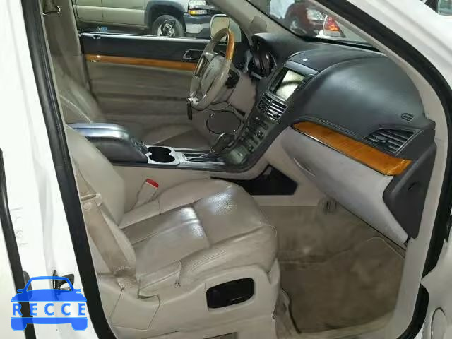 2010 LINCOLN MKT 2LMHJ5AT9ABJ16349 image 4