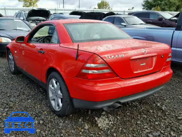 1999 MERCEDES-BENZ SLK WDBKK47F1XF086140 image 2