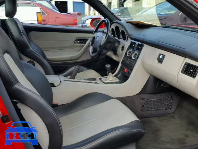 1999 MERCEDES-BENZ SLK WDBKK47F1XF086140 image 4