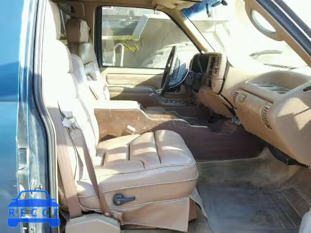 1995 CHEVROLET SUBURBAN 1GBEC16KXSJ316910 image 4