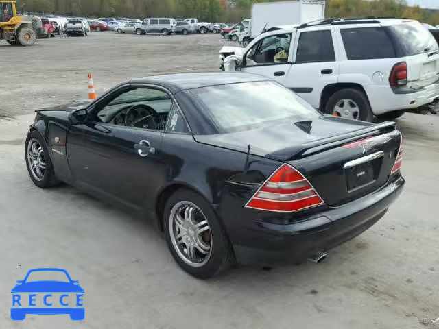 1999 MERCEDES-BENZ SLK WDBKK47F0XF109830 image 2